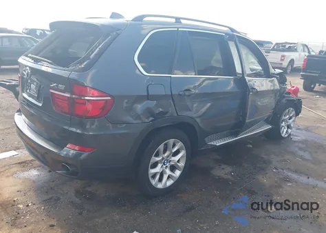 2013 BMW X5 xDrive35I/xDrive35I Premium/xDrive35I Sport Activity z USA, uszkodzony, nr VIN 5UXZV4C57D0E13547